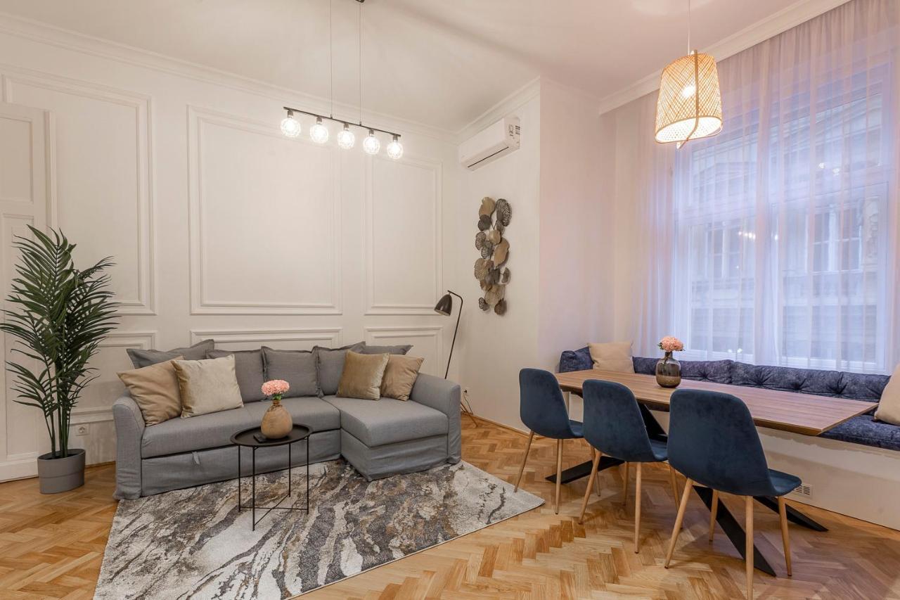 Glamorous Modern Apartment In The Hearth Of ブダペスト エクステリア 写真