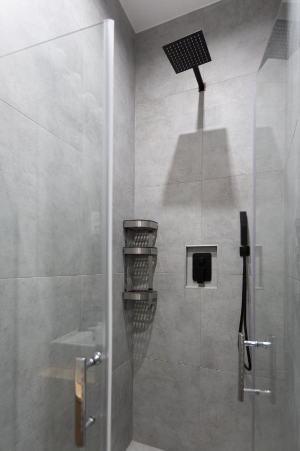Glamorous Modern Apartment In The Hearth Of ブダペスト エクステリア 写真