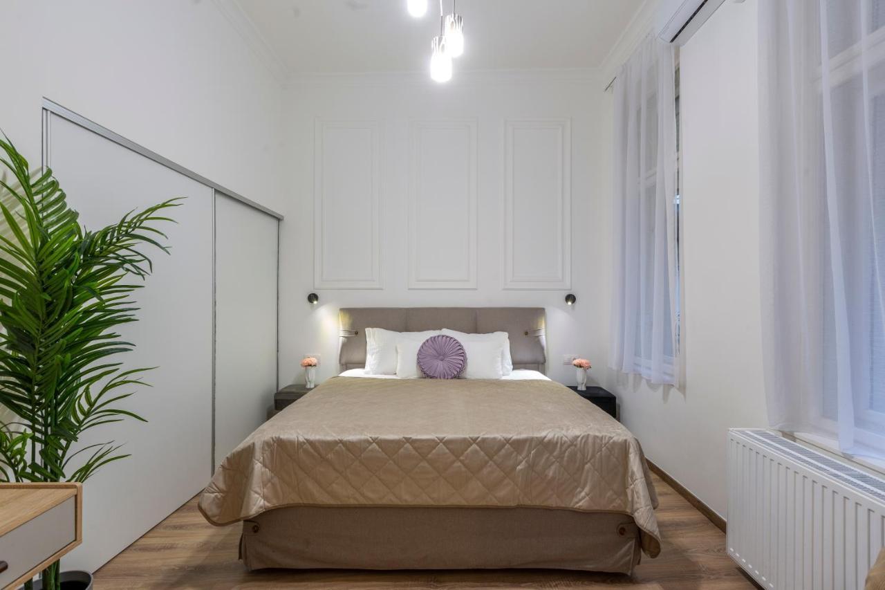 Glamorous Modern Apartment In The Hearth Of ブダペスト エクステリア 写真